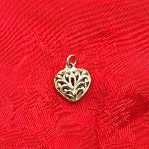 Solid 14K Filigree Vintage 1980s Heart Pendant
